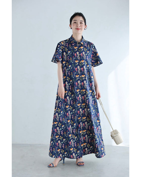 彩り豊かな花のフレア袖シャツロングワンピース（ベルト付き）