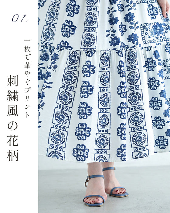 胸元シャーリングの刺繍風プリントロングワンピース