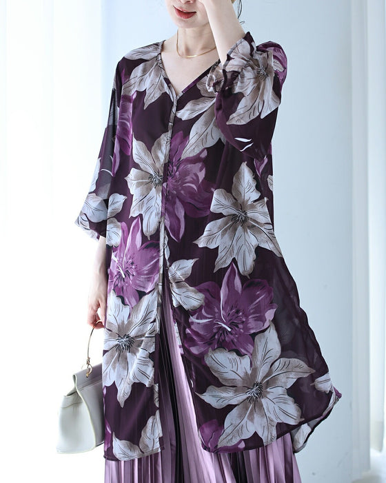 フロントスリットの優美な花柄シフォンチュニック