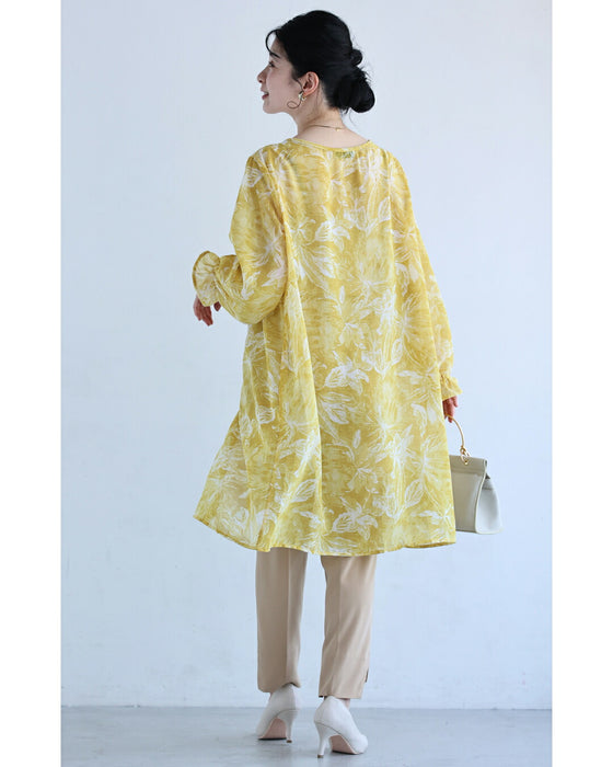 フロントスリットのボタニカル柄シフォンチュニック