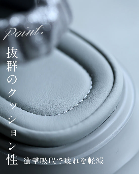 「宝石」煌めくビジューの厚底サンダル