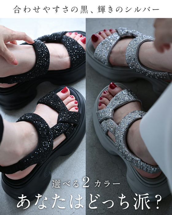 「宝石」煌めくビジューの厚底サンダル