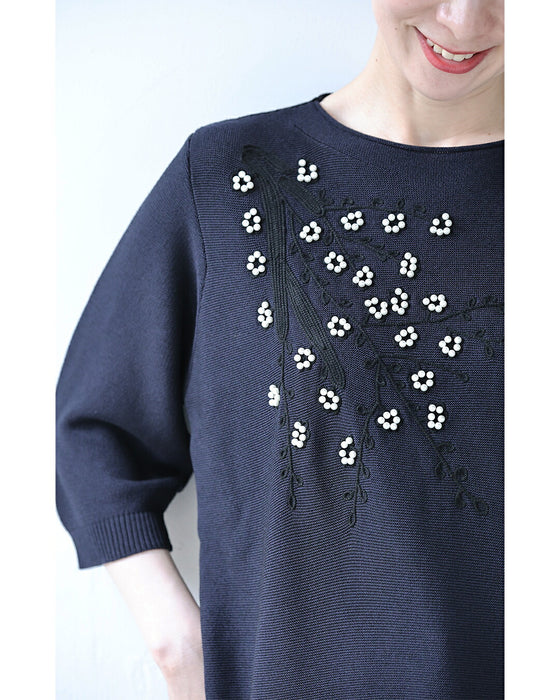 パールの花咲く刺繍ニット
