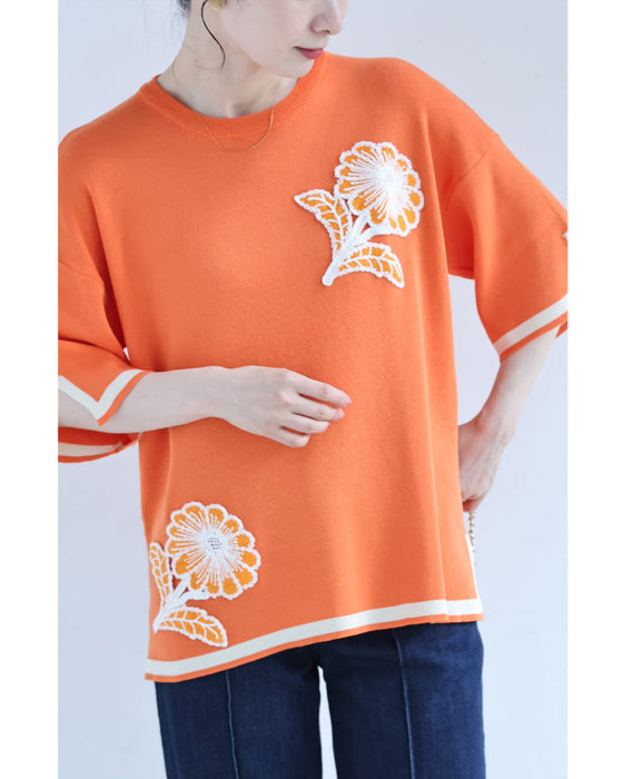 アップリケ風花刺繍のニットカットソートップス