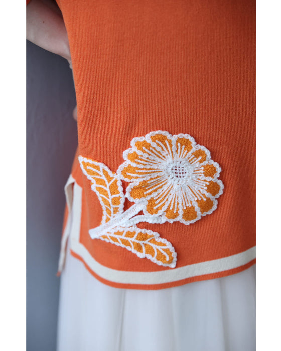 アップリケ風花刺繍のニットカットソートップス