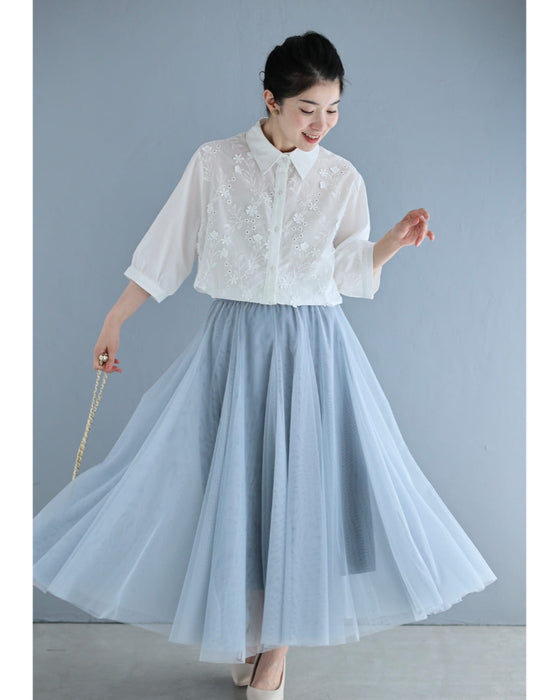 風にそよぐ花の刺繍シャツトップス