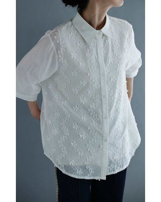 波うつ花と蝶々の刺繍ラインシャツトップス