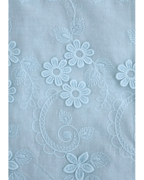澄み渡るアイスブルーの立体花ブラウストップス