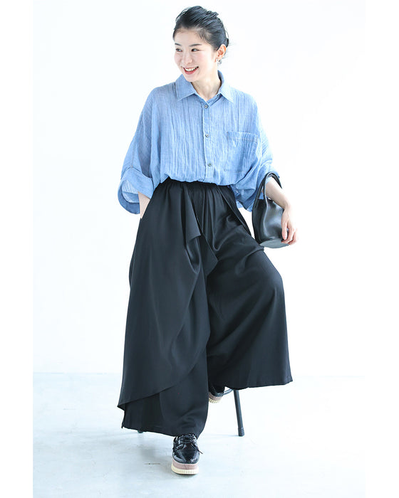 優雅に揺れるレイヤードドレープのワイドフレアパンツ