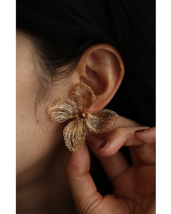【返品・交換不可】ワイヤーアートのハナミズキピアス