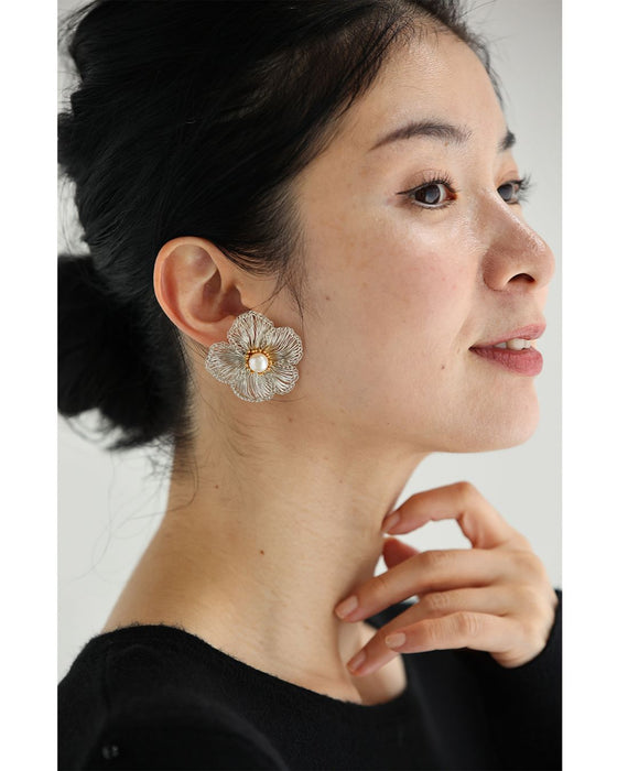 【返品・交換不可】ワイヤーアートの梅の花ピアス