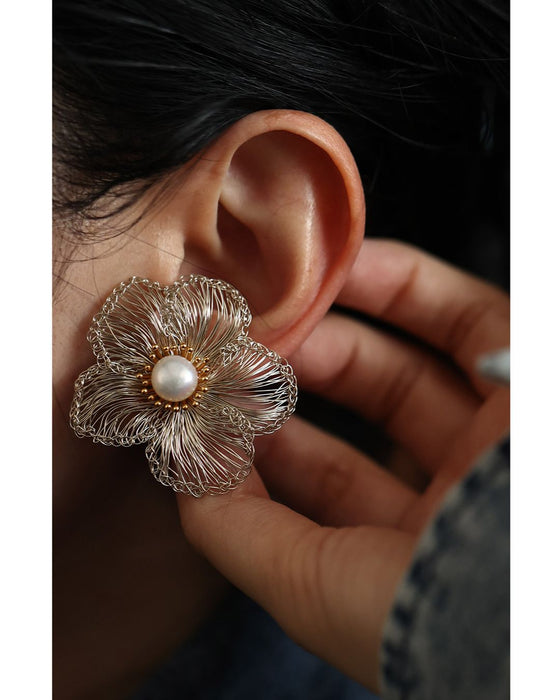 【返品・交換不可】ワイヤーアートの梅の花ピアス
