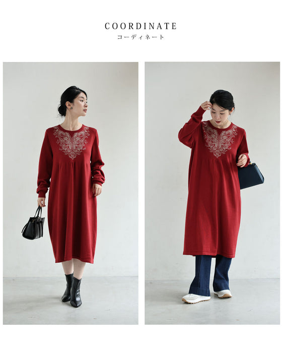 レース刺繍のニットワンピース