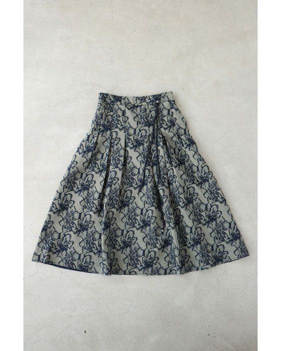 揺れるアジアンチャームの軽やかジャガードミディアムスカート