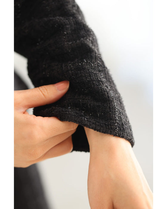 フォーマルにも活躍する。煌めくツイードミディアムワンピース