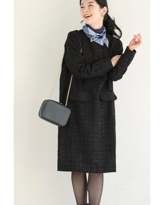 フォーマルにも活躍する。煌めくツイードミディアムワンピース