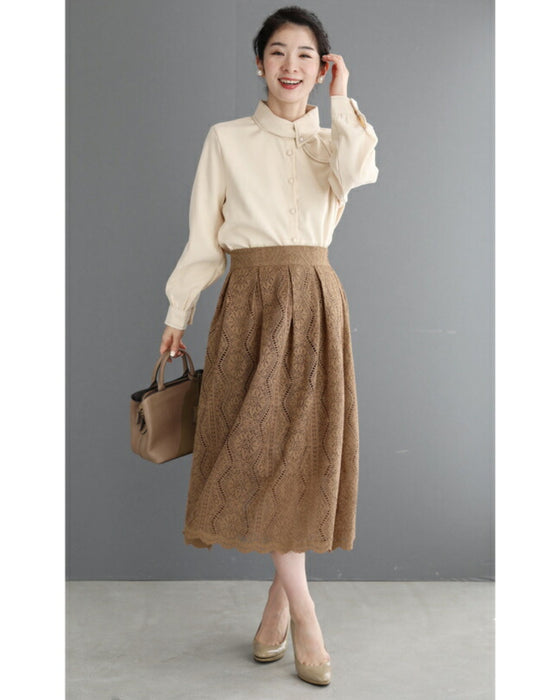 流れる優美な花の総レースミディアムスカート