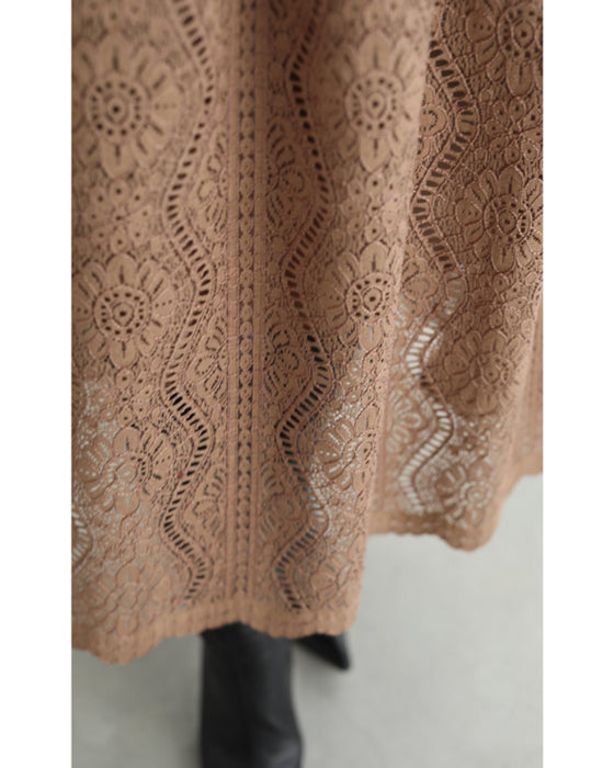 流れる優美な花の総レースミディアムスカート