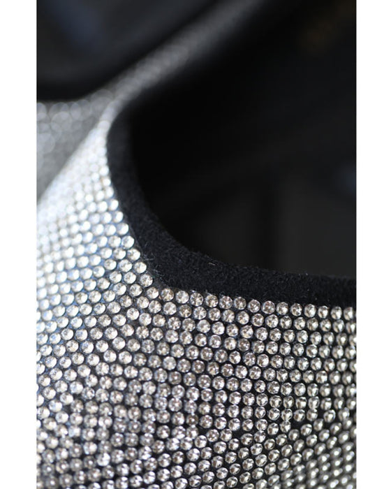 Soft and comfortable to wear. Flat pumps with dazzling rhinestones