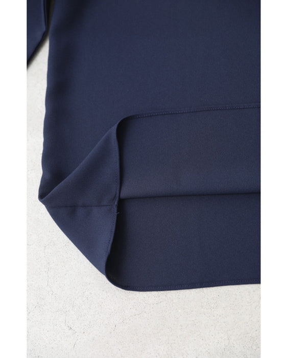 スリット袖から覗くベールの上品ブラウストップス