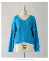 鮮やかブルーのざっくり編みニットプルオーバートップス