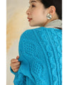 鮮やかブルーのざっくり編みニットプルオーバートップス