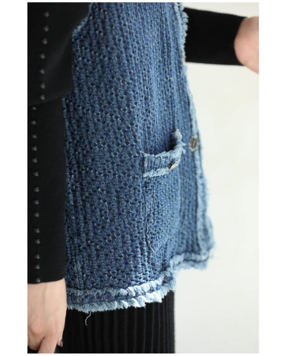 Fringe knit vest made of soft denim-like fabric