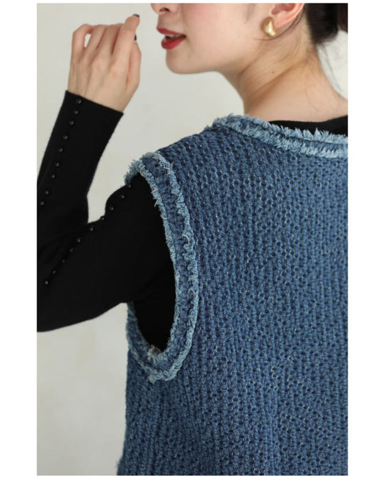 Fringe knit vest made of soft denim-like fabric