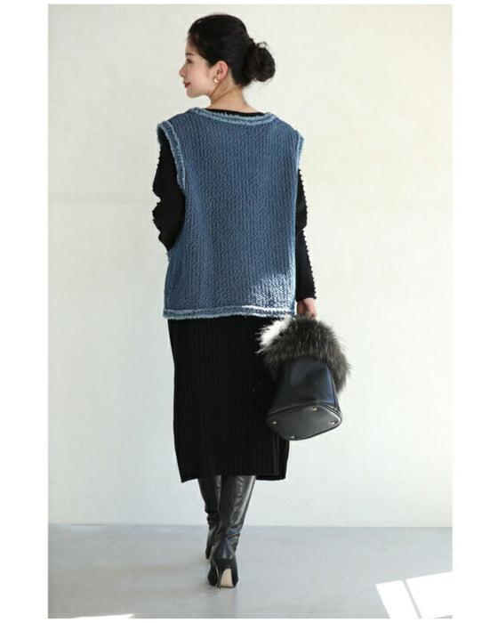 Fringe knit vest made of soft denim-like fabric