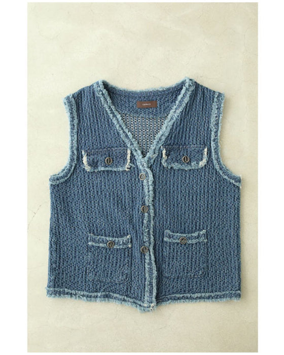 Fringe knit vest made of soft denim-like fabric
