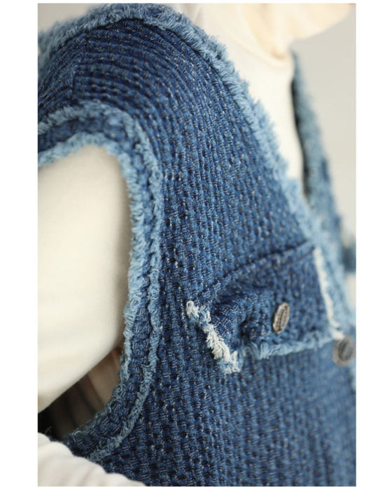 Fringe knit vest made of soft denim-like fabric