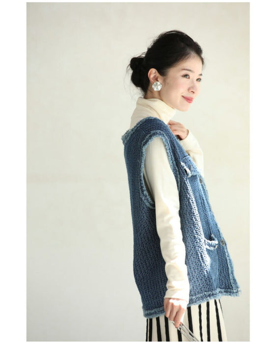 Fringe knit vest made of soft denim-like fabric