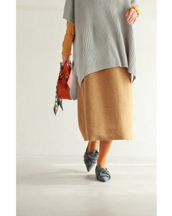 ツイストリボンのローヒールパンプス