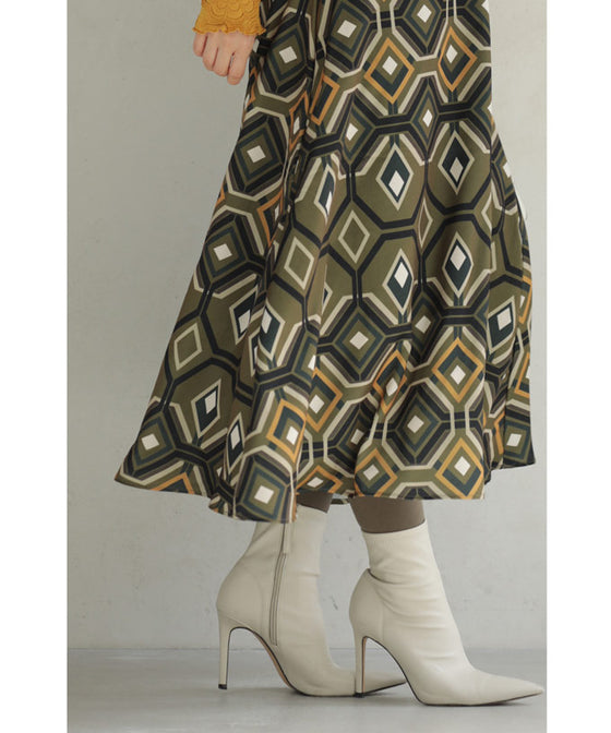 繋がりあう幾何学アートのミディアムスカート