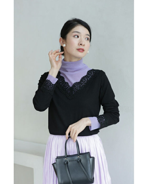 デコルテに浮かぶレースVネックのリブニットカットソー