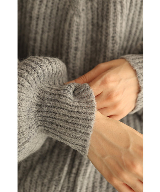 デコルテシアーなポワン袖ニットプルオーバートップス