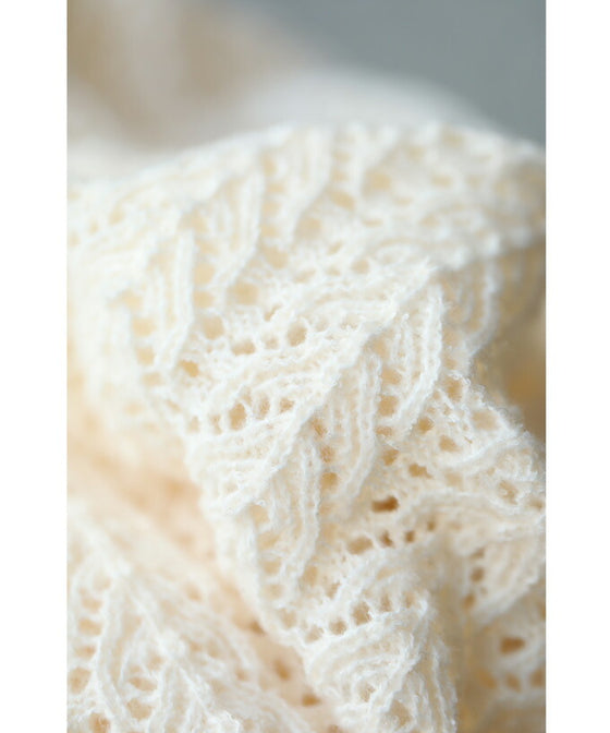 【セール商品返品交換不可】波うつ柄の透かし編みニットプルオーバートップス