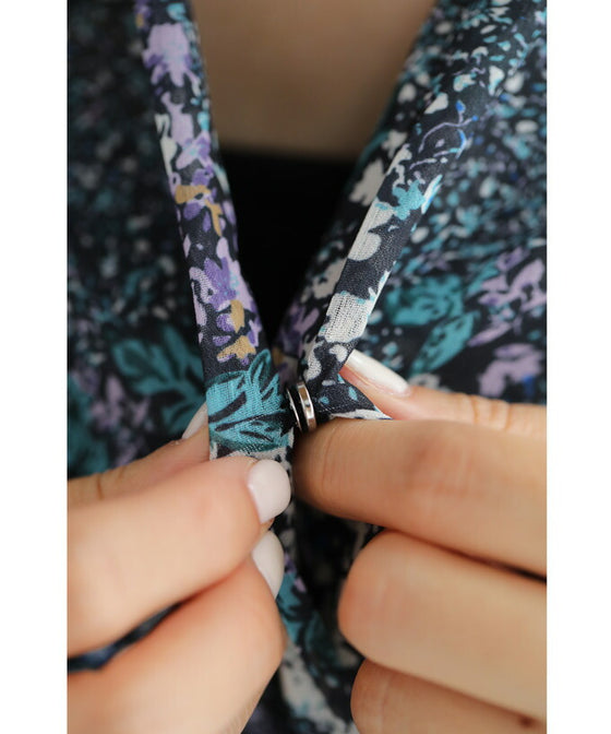 無垢な花咲くタックカシュクールミディアムワンピース