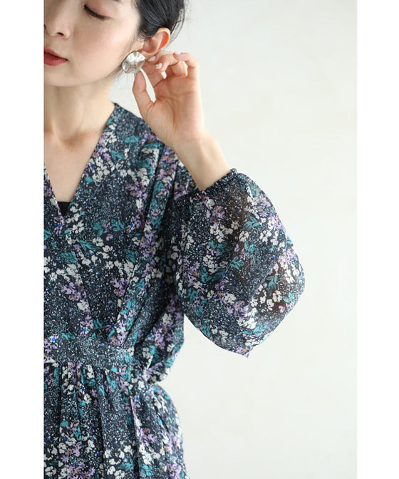 無垢な花咲くタックカシュクールミディアムワンピース