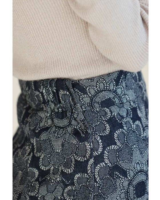 エキゾチックな花柄のデニム調ロングスカート