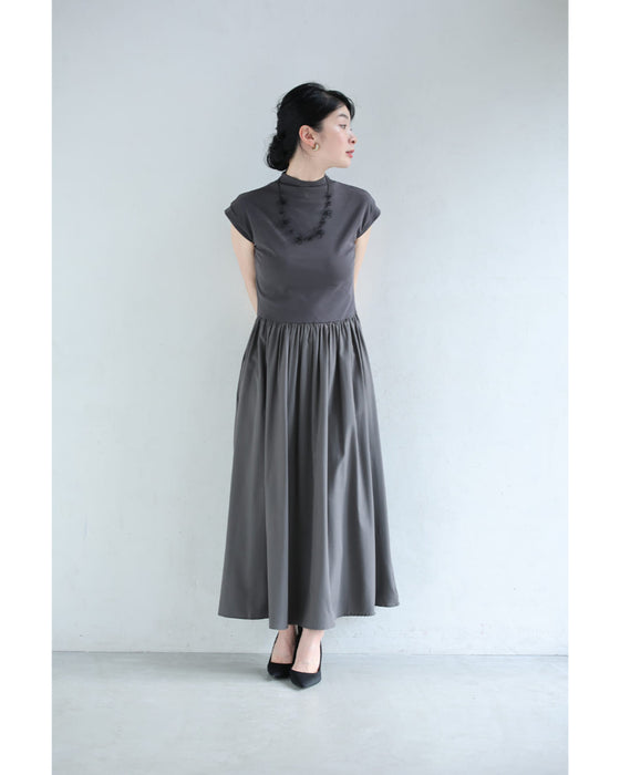 影もアートにする黒花ワイヤーネックレス