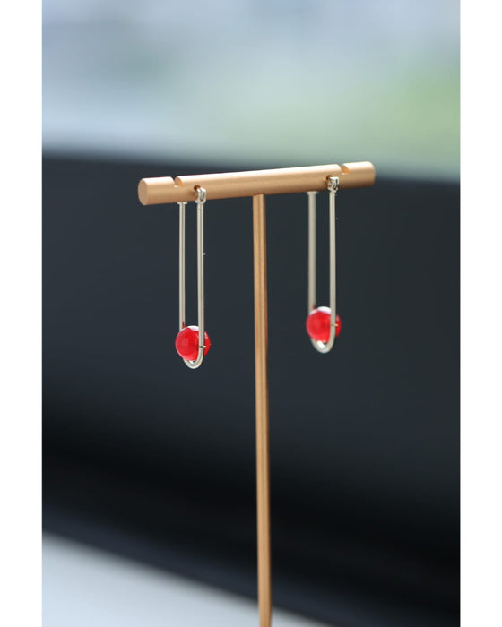 【返品・交換不可】赤い実揺れるブランコピアス