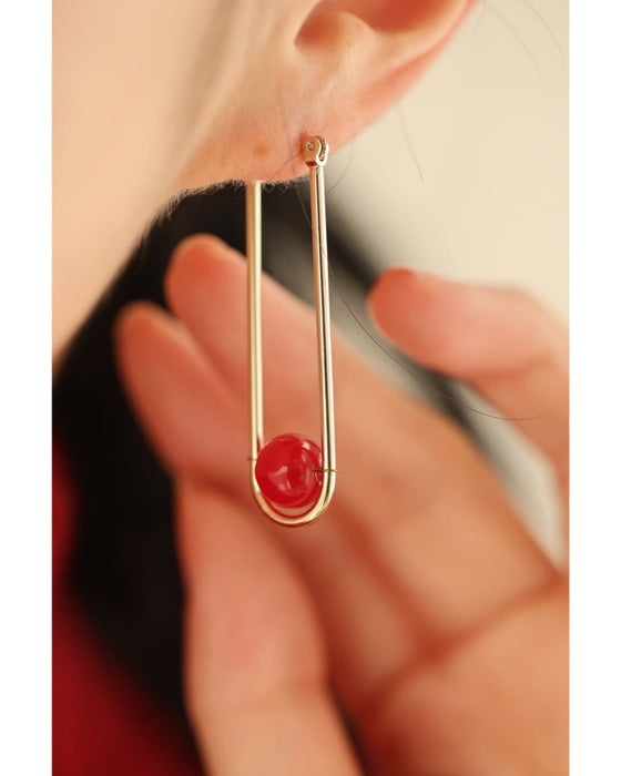 【返品・交換不可】赤い実揺れるブランコピアス