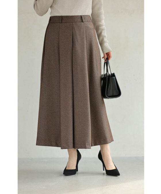キレイめタックのフレアワイドパンツ