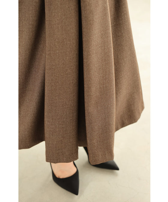 キレイめタックのフレアワイドパンツ