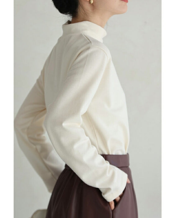 リーフ刺繍を描いたプルオーバートップス