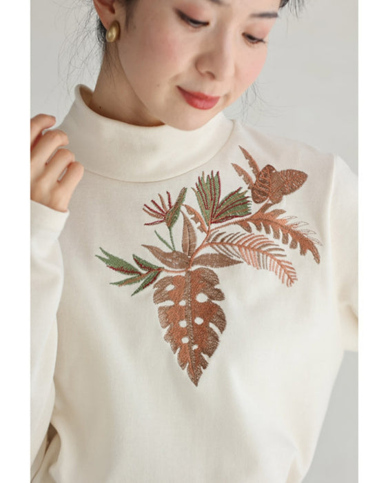 リーフ刺繍を描いたプルオーバートップス