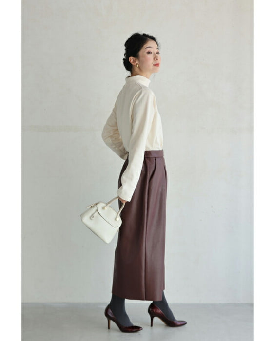 リーフ刺繍を描いたプルオーバートップス