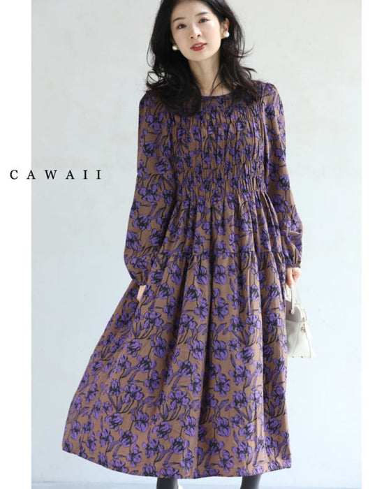 凛と咲く紫花シャーリングミディアムワンピース