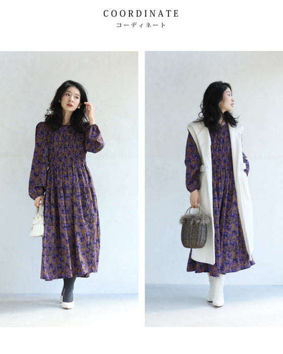 凛と咲く紫花シャーリングミディアムワンピース